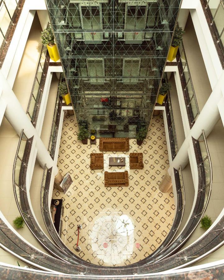 West Shine Hotel Baku Bagian luar foto