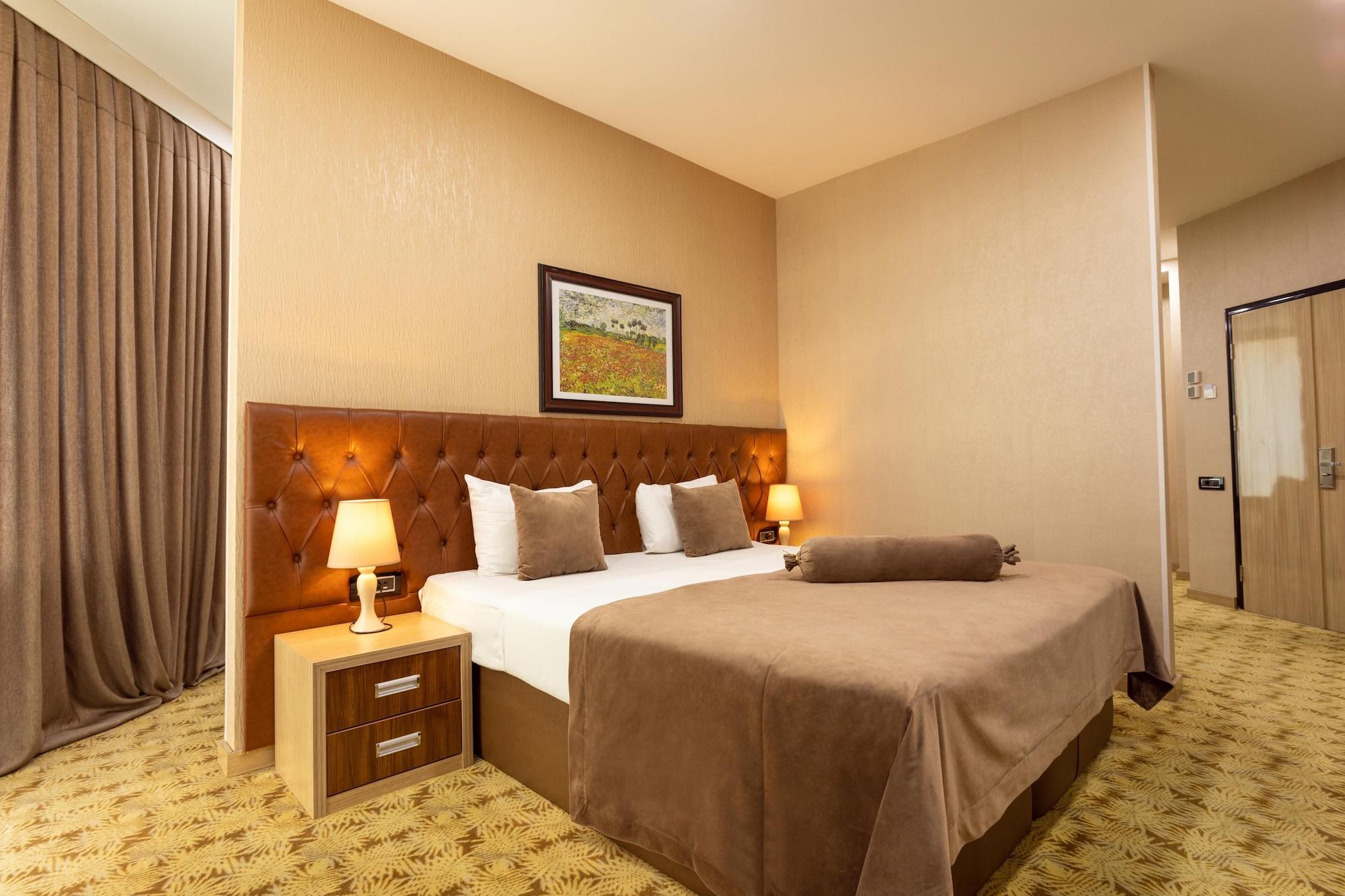 West Shine Hotel Baku Bagian luar foto