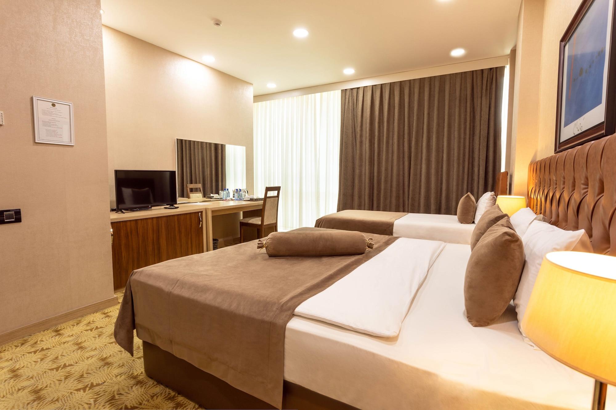 West Shine Hotel Baku Bagian luar foto