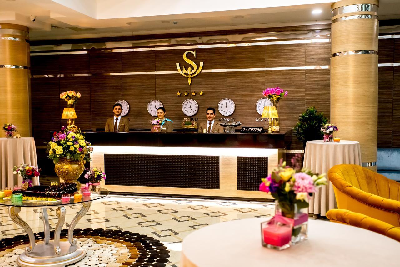 West Shine Hotel Baku Bagian luar foto