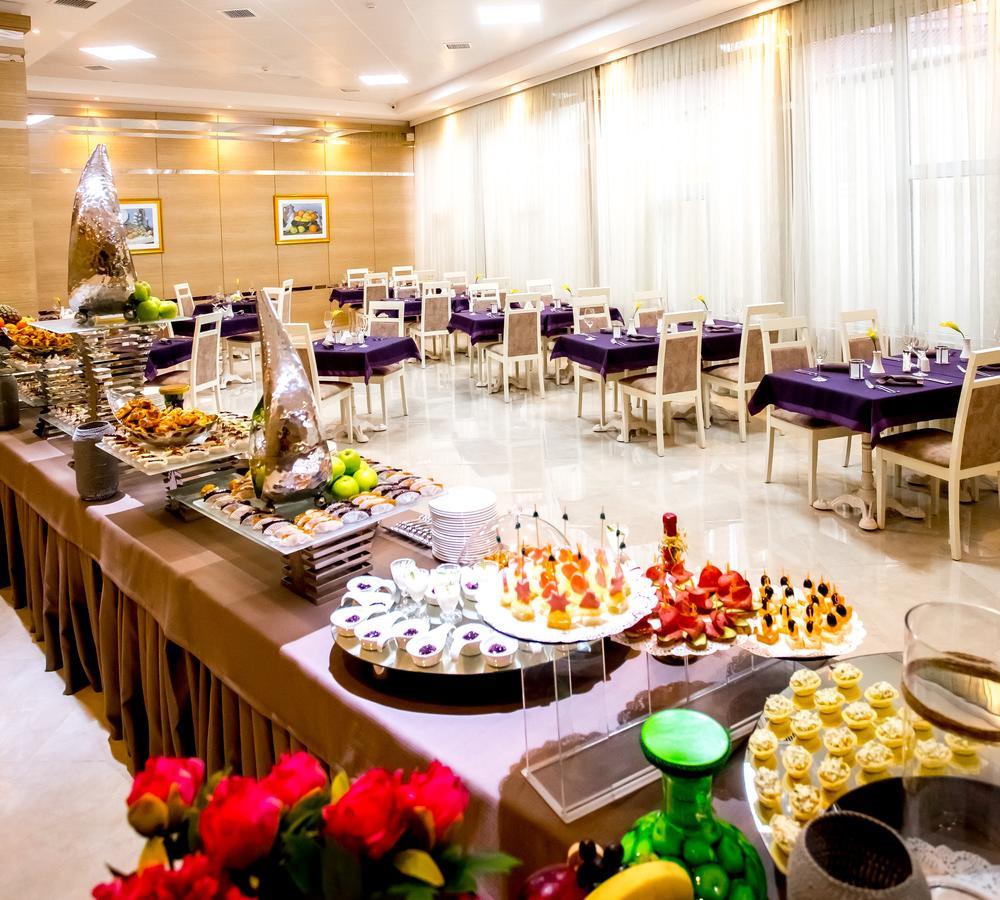 West Shine Hotel Baku Bagian luar foto