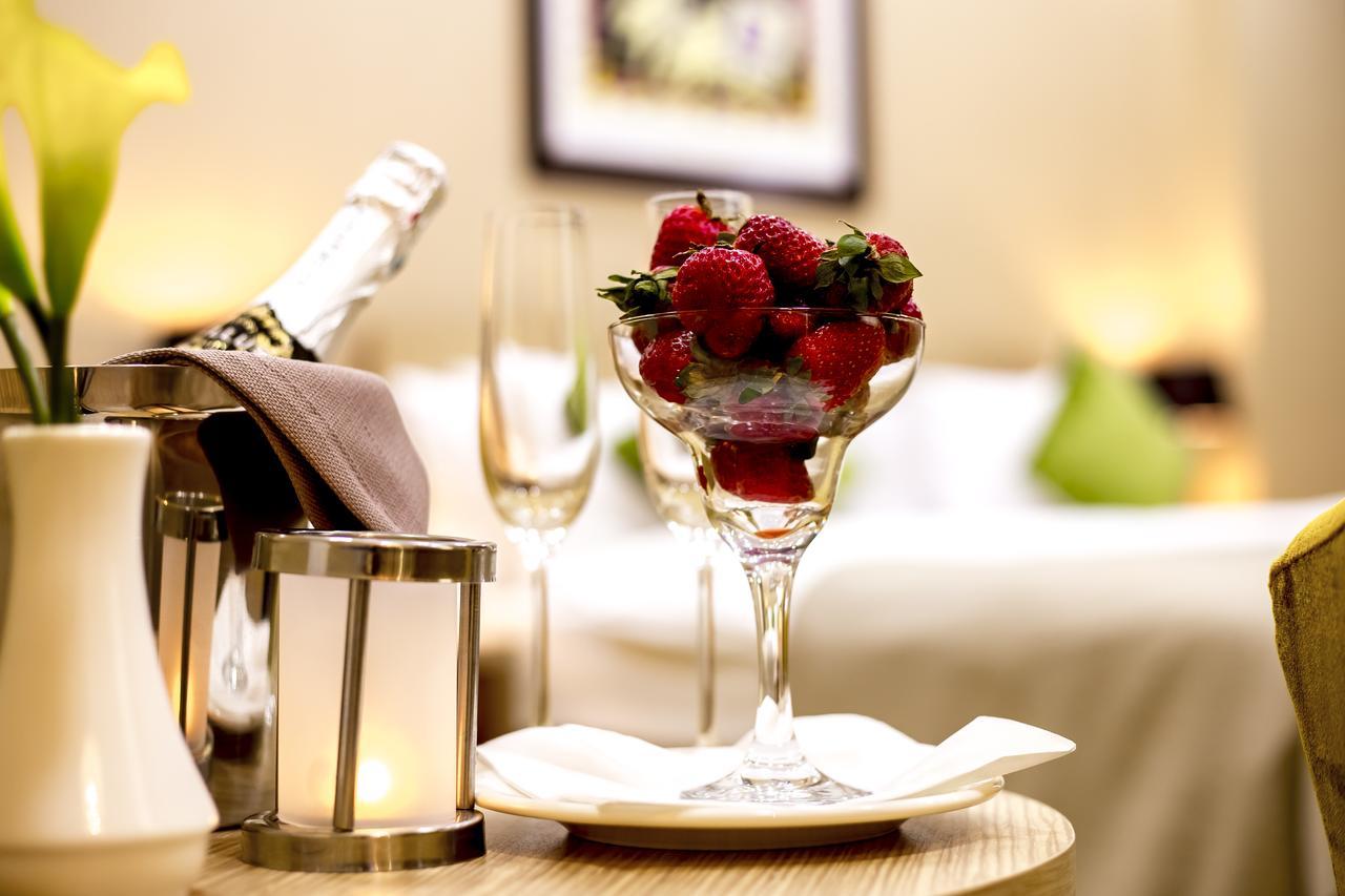 West Shine Hotel Baku Bagian luar foto
