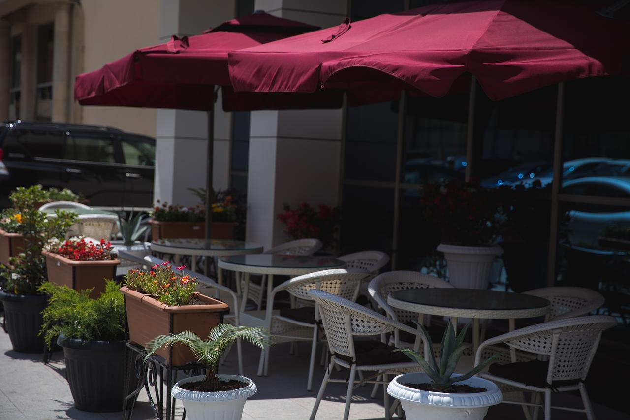 West Shine Hotel Baku Bagian luar foto